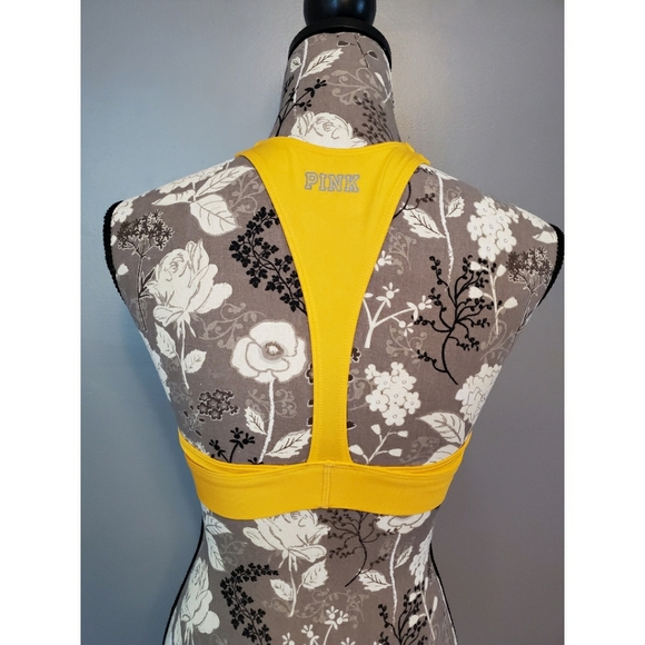 VS PINK strappy front Ultimate sports bra - Picture 5 of 6